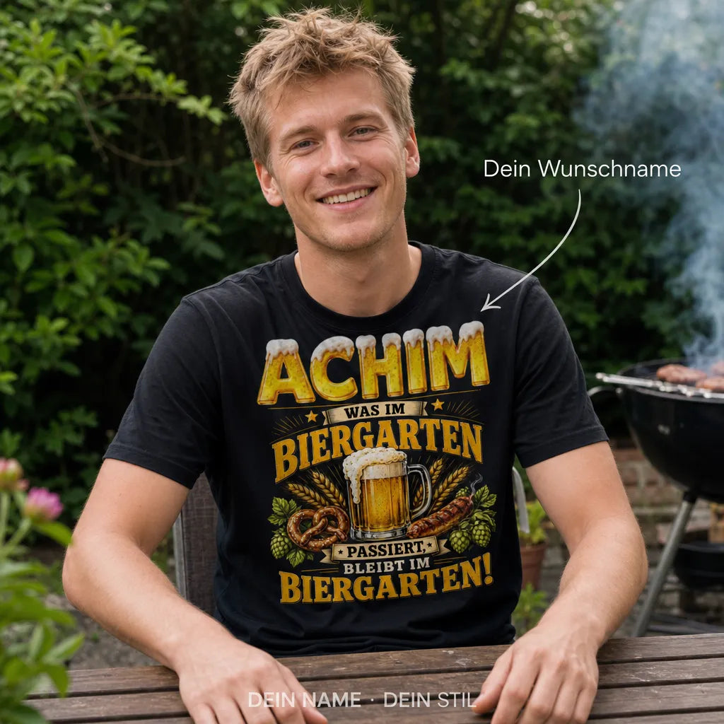 Personalisiertes Biergarten T-Shirt mit Namen - Was im Biergarten passiert