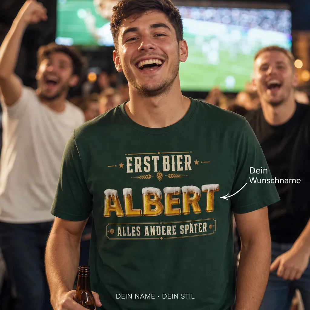 Personalisiertes Fußball Bier T-Shirt mit Namen - Einfach besser mit Bier