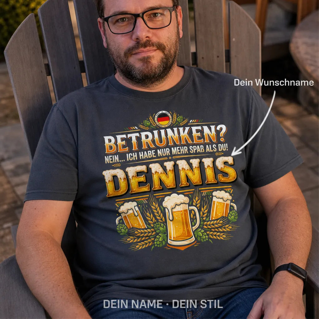 Personalisiertes Ruhestand Bier T-Shirt mit Namen - Im Ruhestand, Bier in der Hand