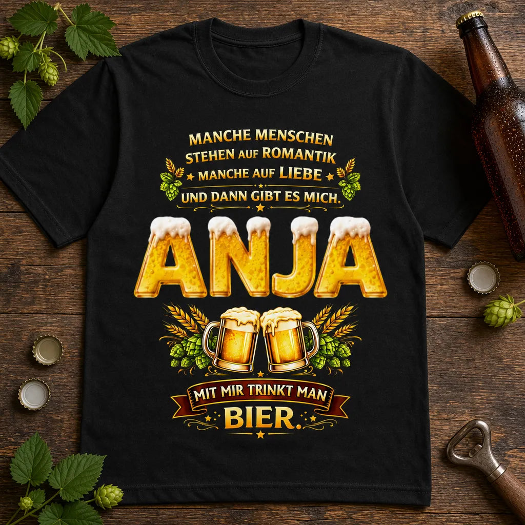 Personalisiertes Bier T-Shirt mit Namen - Mit mir trinkt man Bier