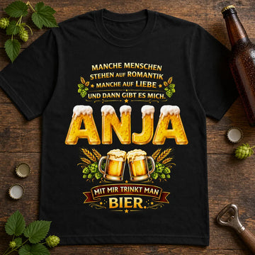 Personalisiertes Bier T-Shirt mit Namen - Mit mir trinkt man Bier