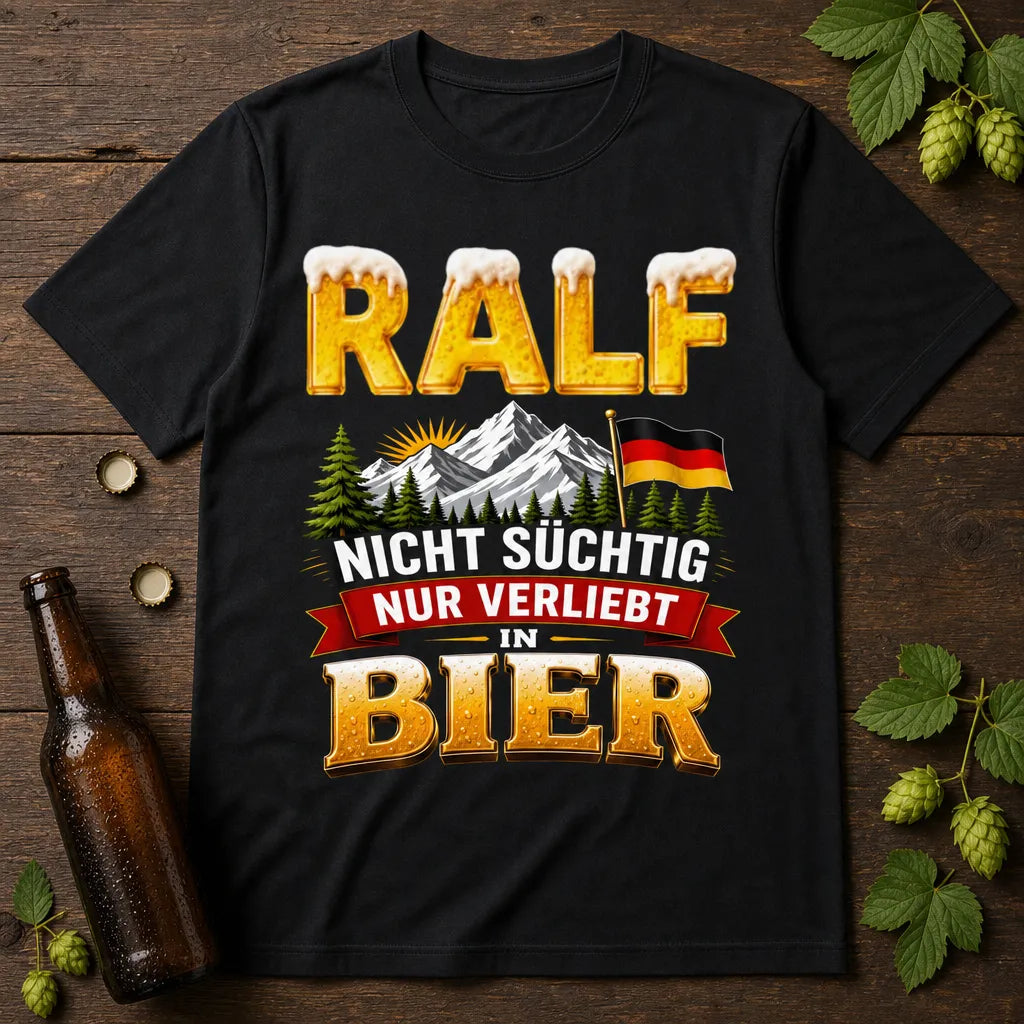 Personalisiertes Bier Deutschland T-Shirt mit Namen - Nur verliebt in Bier
