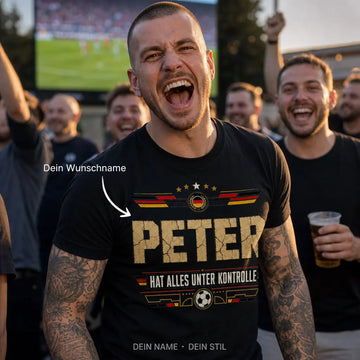 Personalisiertes Fußball Deutschland T-Shirt mit Namen - Hat alles unter Kontrolle