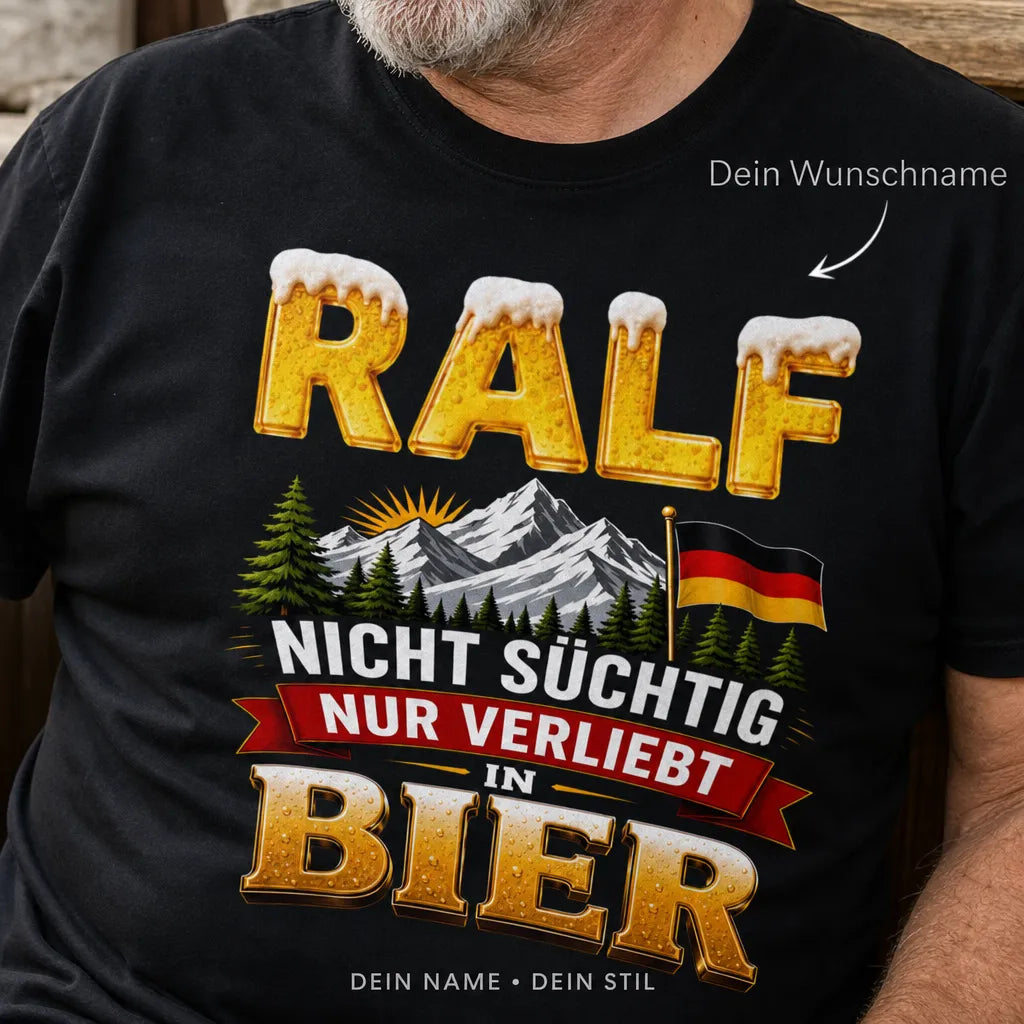 Personalisiertes Bier Deutschland T-Shirt mit Namen - Nur verliebt in Bier