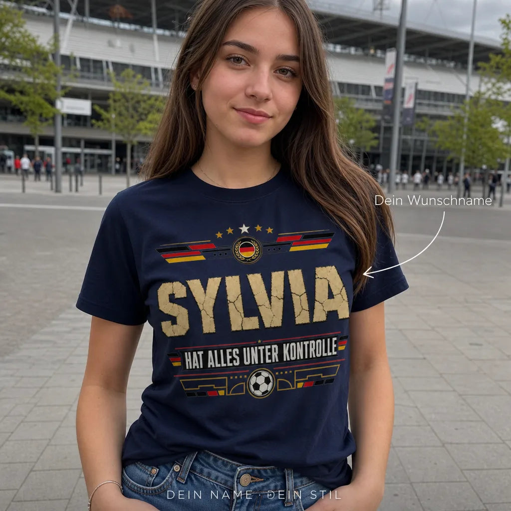 Personalisiertes Fußball Deutschland T-Shirt mit Namen - Hat alles unter Kontrolle
