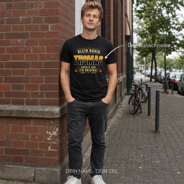 Personalisiertes Original T-Shirt mit Namen - Bleib ruhig, Name regelt das