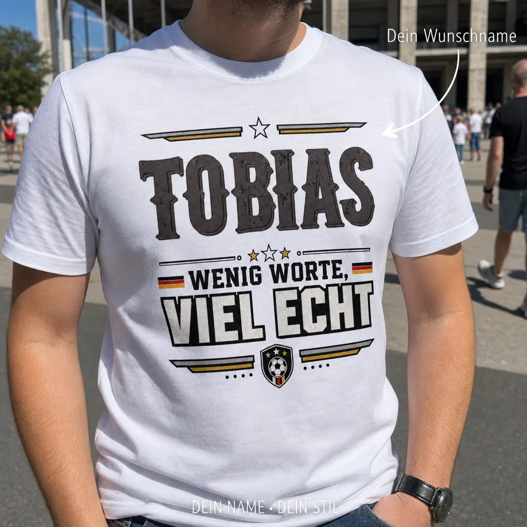 Personalisiertes Fußball T-Shirt mit Namen - Wenig Worte, Viel Echt